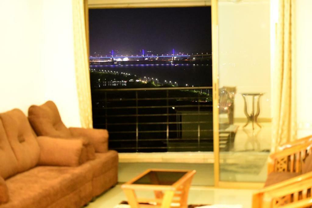 3 Bhk Apartment With River View 帕纳吉 外观 照片